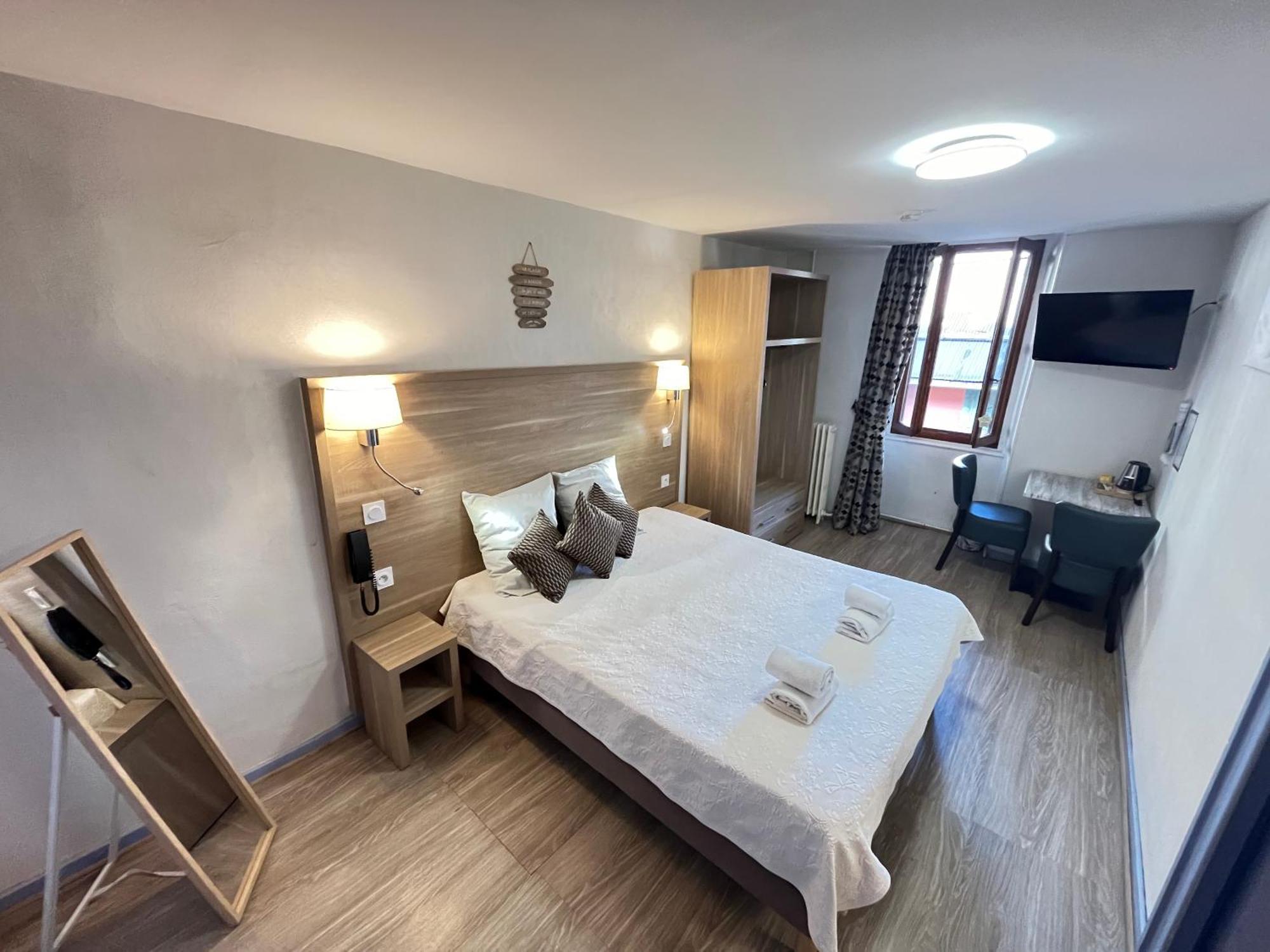 Hotel Du Cheval Blanc Barcelonnette Dış mekan fotoğraf